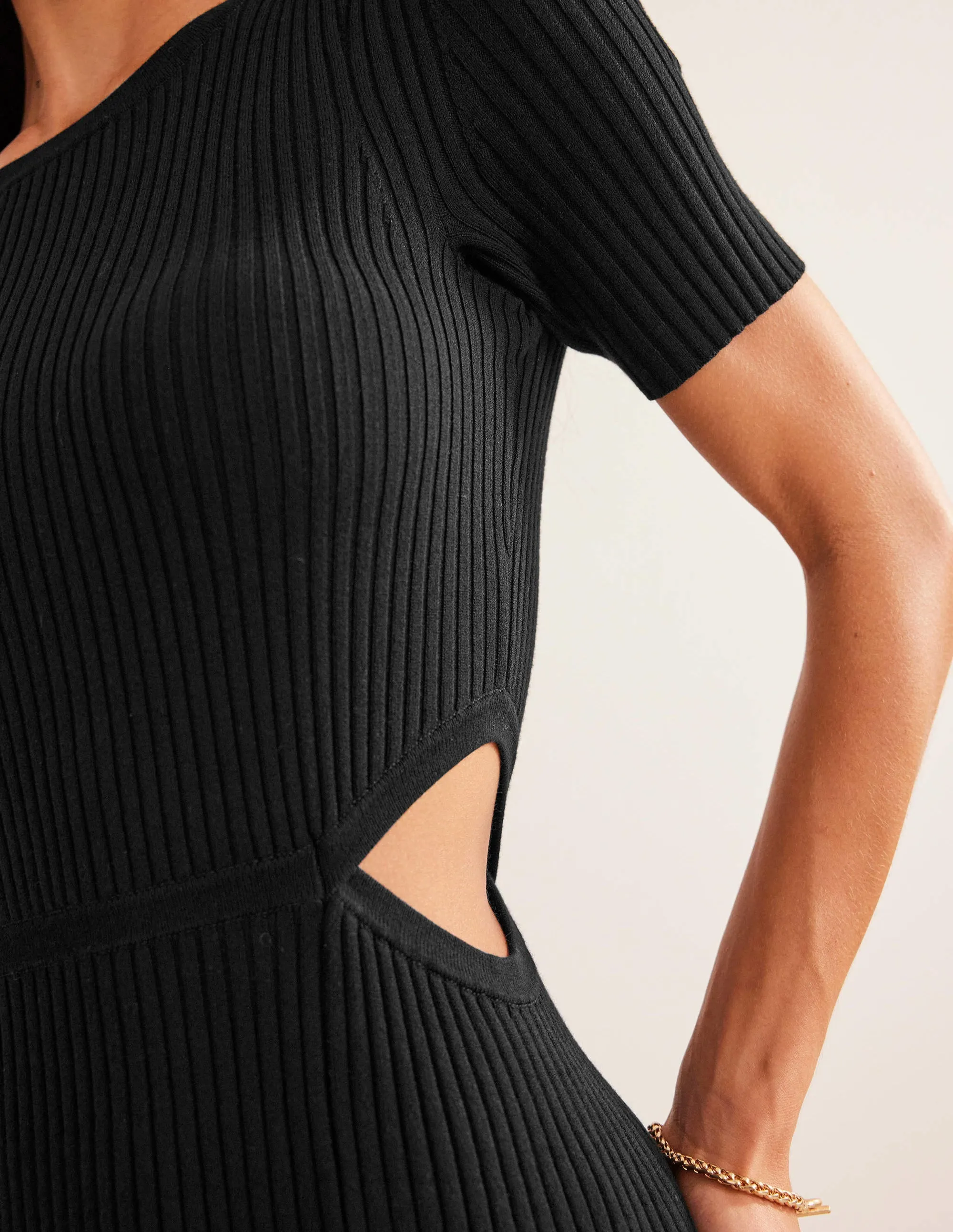 Cut Out Knitted Midi Dress-Black