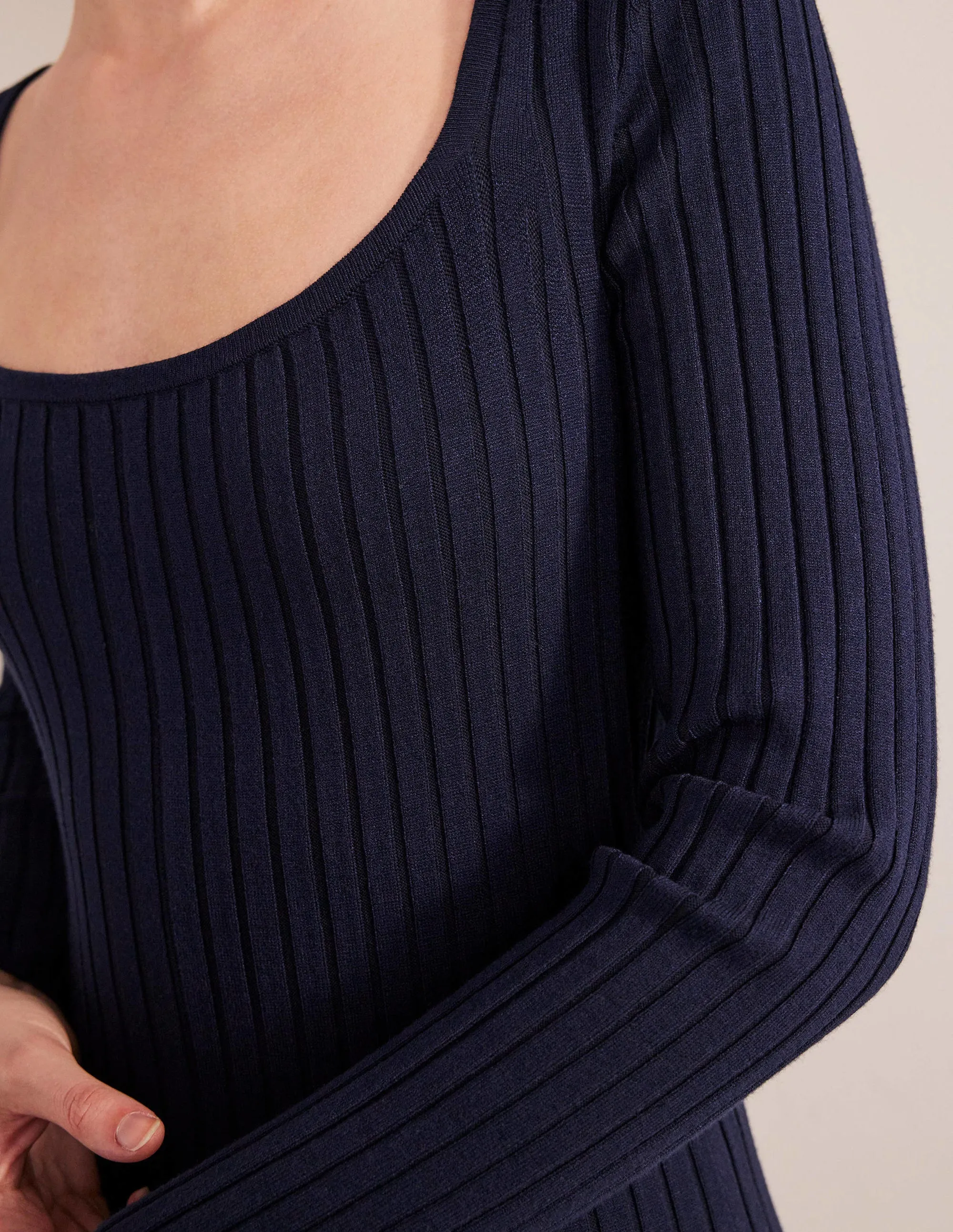 Scoop Neck Knitted Midi Dress-Navy