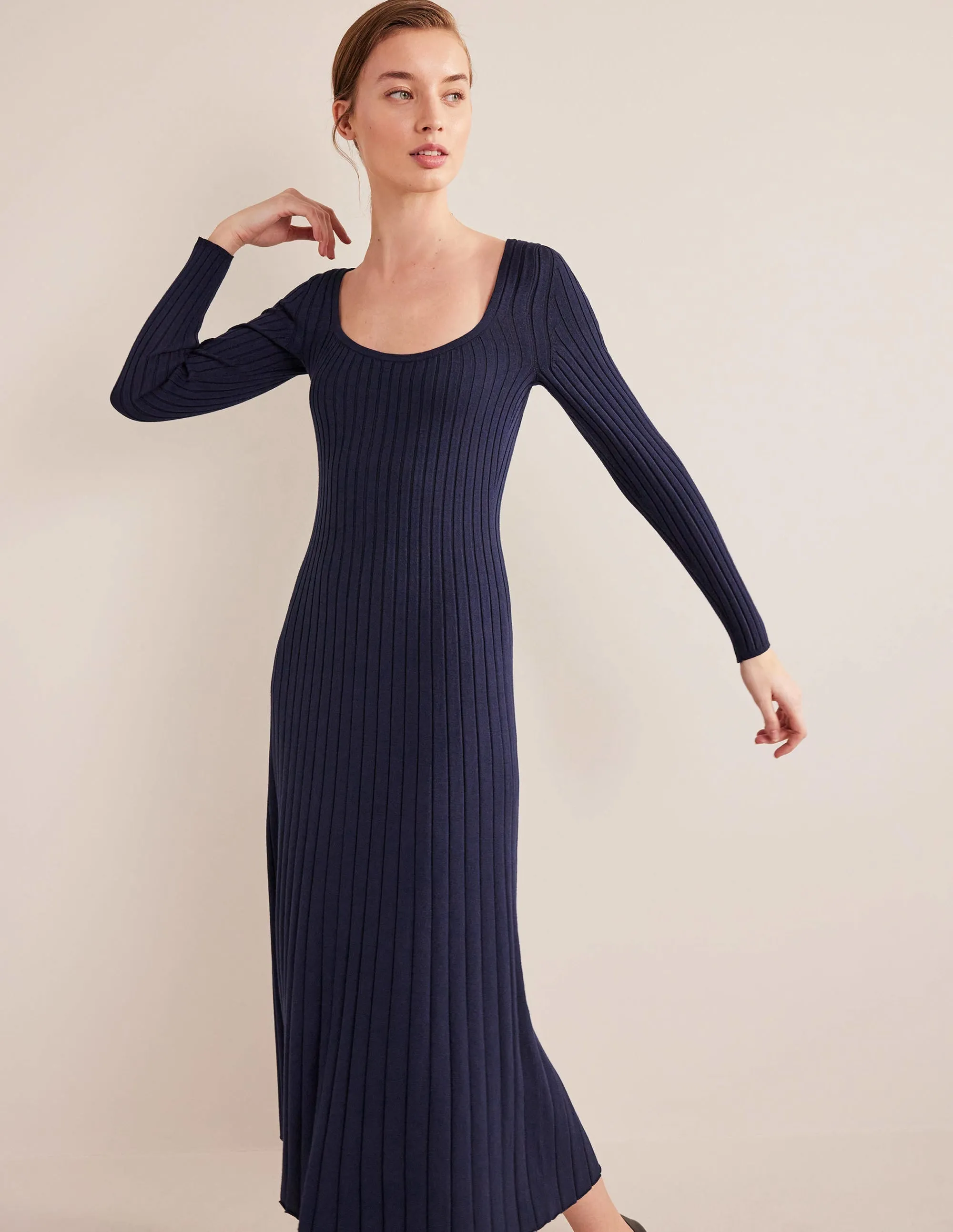 Scoop Neck Knitted Midi Dress-Navy